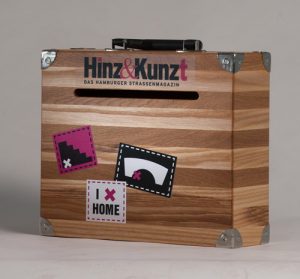 Der Hinz&Kunzt-Spendenkoffer. Foto: Mauricio Bustamante