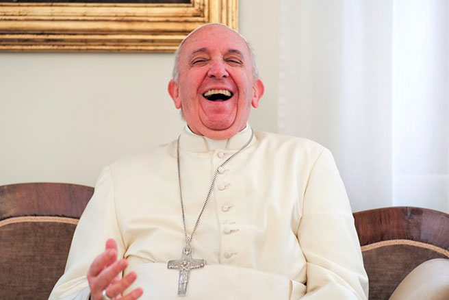 Seit dem 13. März 2013 ist Papst Franziskus das OBERHAUPT von rund 1,2 Milliarden Katholiken. 
