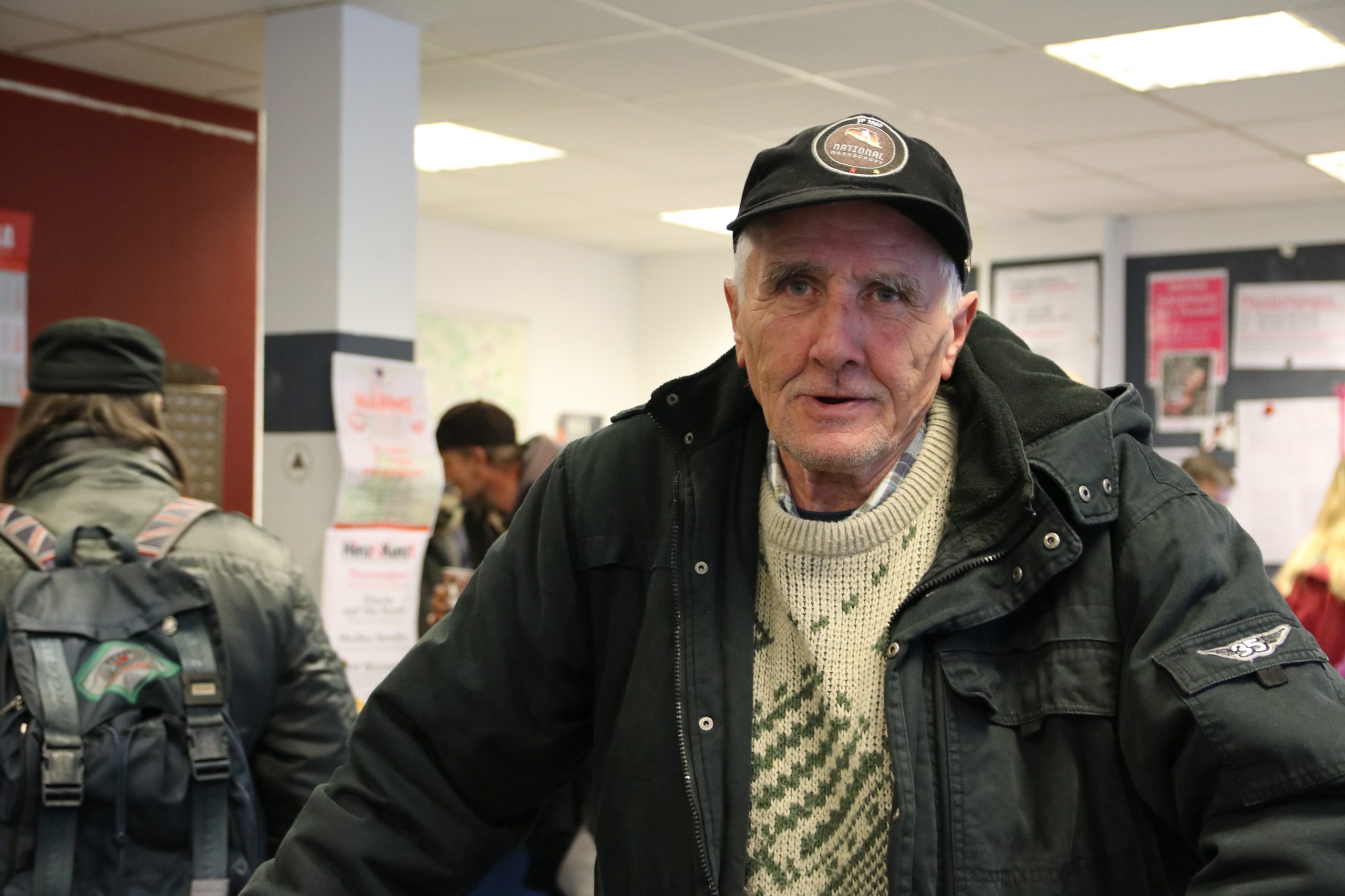 Obdachloser Dieter organisiert sich Hilfe