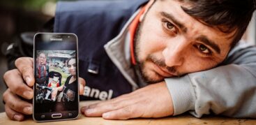 Fanel (28) verkauft Hinz&Kunzt. Er wünscht sich, dass seine Kinder nicht in Armut leben müssen. Foto: Dmitrij Leltschuk