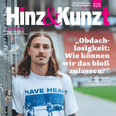 Foto von Jackson Irvine in einem Stadion, Titelzeile: „Wie können wir Obdachlosigkeit bloß zulassen?“