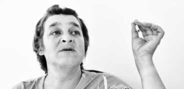 War viele Jahre obdachlos: Hinz&Künztlerin Annie. Foto: Dmitrij Leltschuk