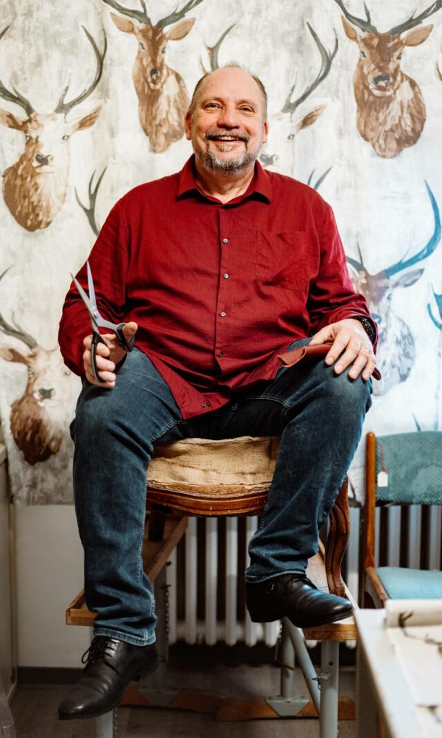 Raumausstattermeister Konstantin Kliesch. Foto: Dmitrij Leltschuk