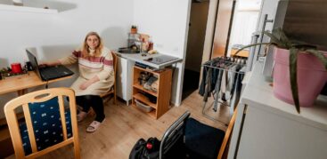 Klein, aber fein: Nicole in ihrem neuen Zuhause. Foto: Mauricio Bustamante