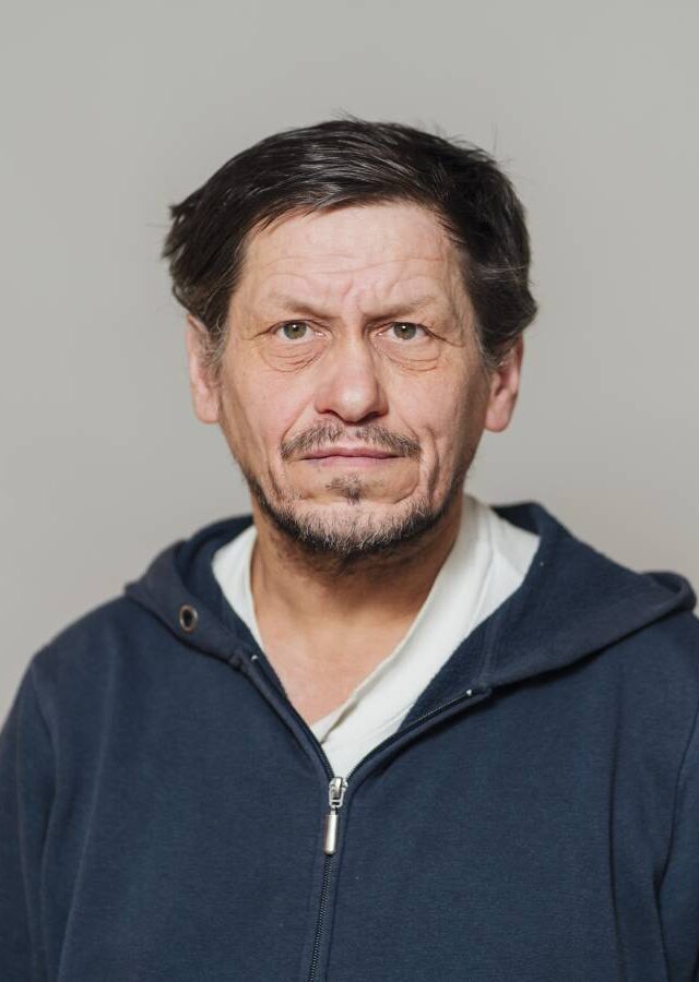 Hinz&Kunzt-Verkäufer Josef träumt von einem Job und einem eigenen Bett. Foto: Miguel Ferraz