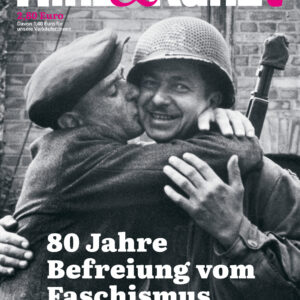 Hinz&Kunzt-Titel mit einem Schwarzweißbild von einem Kriegsgefangenen, der einem US-Soldaten um den Hals fällt.