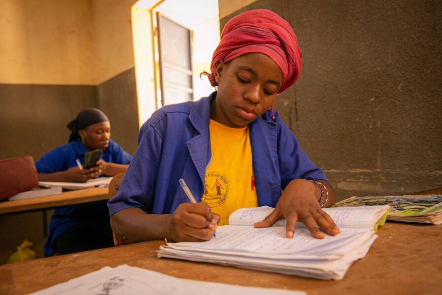 Auch Theorie ist Teil der Ausbildung. Foto: Sascha Montag