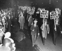 Zwischen 1919 und 1933 war Alkoholkonsum in den USA verboten. Foto: picture alliance/SZ Photo/Scherl.