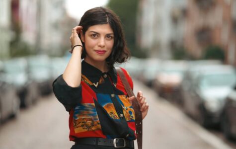 Kennt vieles, was sie in ihrem neuen Roman erzählt aus ihrem eigenen Leben: Autorin Jegana Dschabbarowa. Foto: Dmitrij Leltschuk