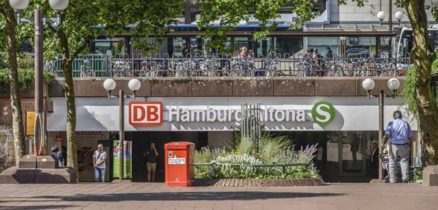Der südliche Eingangsbereich des Bahnhofs Altona.