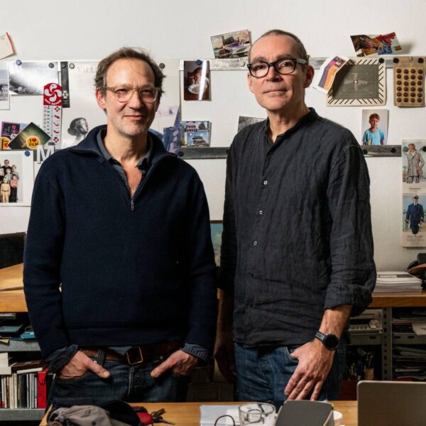 Die Filmemacher Manuel Mack (links) und Peter Drittenpreis unterstützen Hinz&Kunzt. Foto: Mauricio Bustamante