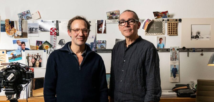 Die Filmemacher Manuel Mack (links) und Peter Drittenpreis unterstützen Hinz&Kunzt. Foto: Mauricio Bustamante