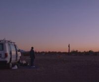 Wie die Protagonistin im Film „Nomadland“ leben Abertausende in den USA in Autos. Bild: 2020 20th Century Studios.