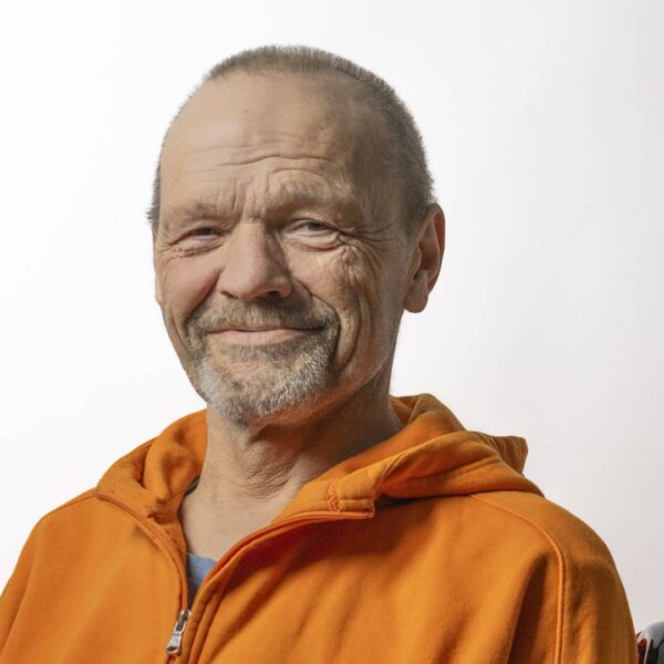 Einer „normalen“ Arbeit wird Robert wegen seiner körperlichen Einschränkungen nie mehr nachgehen können. Foto: Mauricio Bustamante