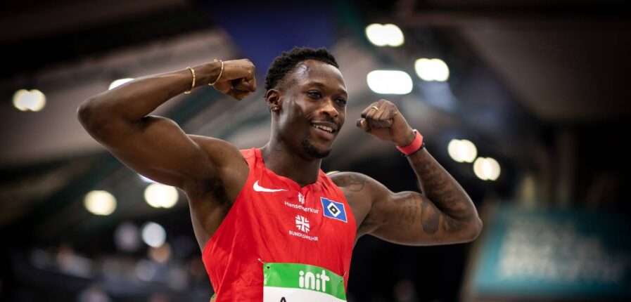 Hoch motiviert: Owen Ansah, hier beim internationalen Leichtathletik „Indoor Meeting“ in der Europahalle in Karlsruhe. Foto: picture alliance / BEAUTIFUL SPORTS