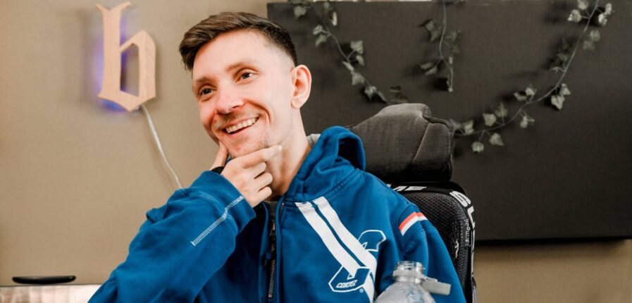 Schon als Kind liebte Faith Deutschrap. Doch erst nach seinem Unfall begann er, selbst Musik zu machen. Foto: Mauricio Bustamante