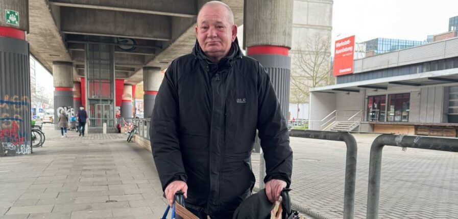 Am 1. April musste Jacek das Winternotprogramm verlassen. „Wahrscheinlich bleibt mir nur die Straße“, sagt er. Foto: Lukas Gilbert