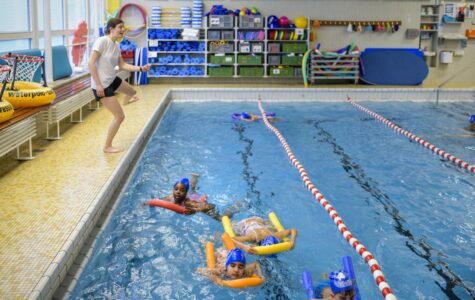 Schwimmnudeln helfen Kindern auch in Lurup beim Schwimmenlernen. Foto: Imke Lass