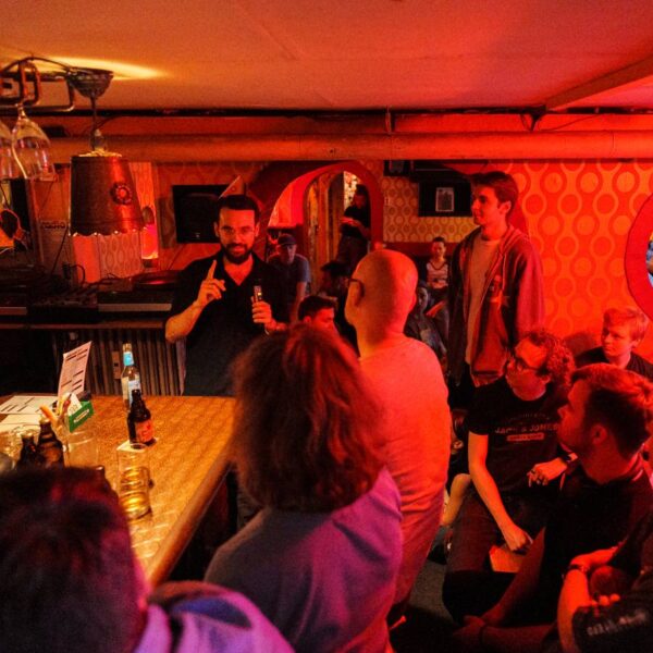 Neues aus der Forschung und gute Getränke: „Wissen vom Fass“, hier in der Eldorado-Bar. Foto: Dmitrij Leltschuk