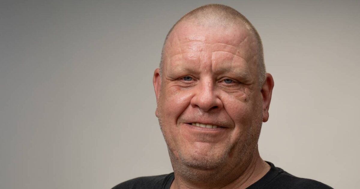 „Von der Platte aus einen Job zu finden hat nicht geklappt“, sagt Kai. So kam er zu Hinz&Kunzt. Foto: Mauricio Bustamante
