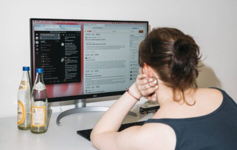 Digitale Sozialarbeit wird immer wichtiger, denn junge Menschen suchen oft Hilfe und Rat in Onlineforen wie „Reddit“. Foto: Miguel Ferraz