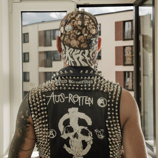 Benny lebt seit zwei Jahren auf Hamburgs Straßen. Jetzt zieht er endlich wieder in eine eigene Wohnung. Foto: Mauricio Bustamante