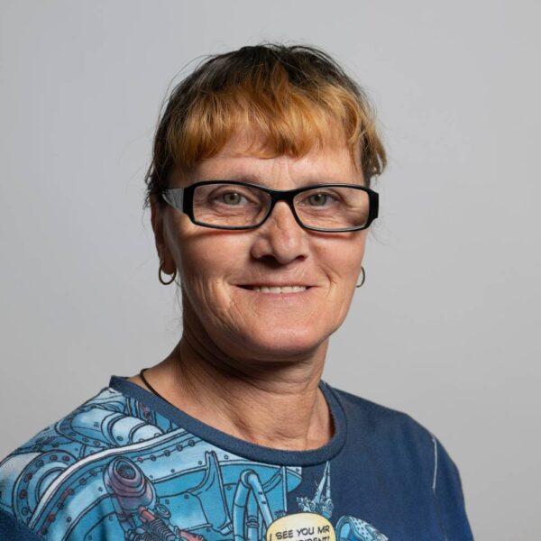 Elena unterstützt ihren Mann, der einen schweren Arbeitsunfall hatte. Foto: Mauricio Bustamante