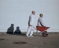 Diese Männer wissen, wo’s langgeht: Modeselektor steht seit gut 20 Jahren für solide Beats und guten Vibe. Foto: Tristan Siefert