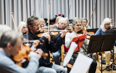 Probe des Lukas-Sinfonieorchesters. In der Mitte: Gerhard Christe. Foto: Miguel Ferraz