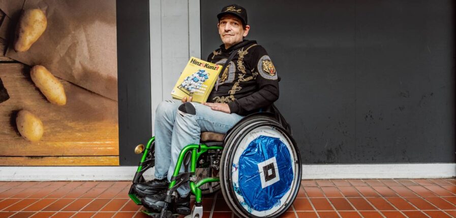 Sein Verkaufsplatz vor dem Rewe in der Rehrstieg-Galleria hat Friedrich viel bedeutet. Foto: Dmitrij Leltschuk